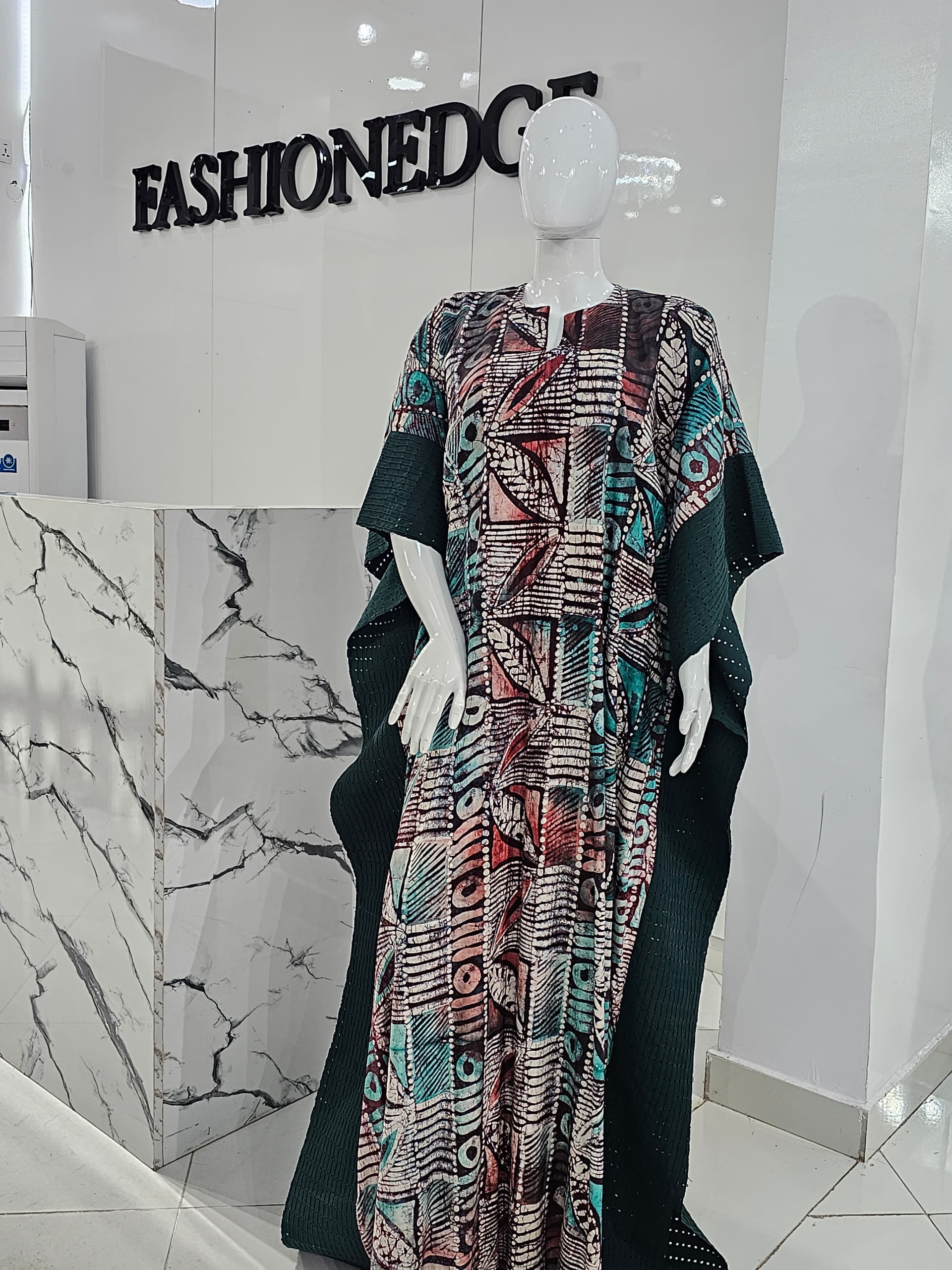 ROYAL BOUBOU