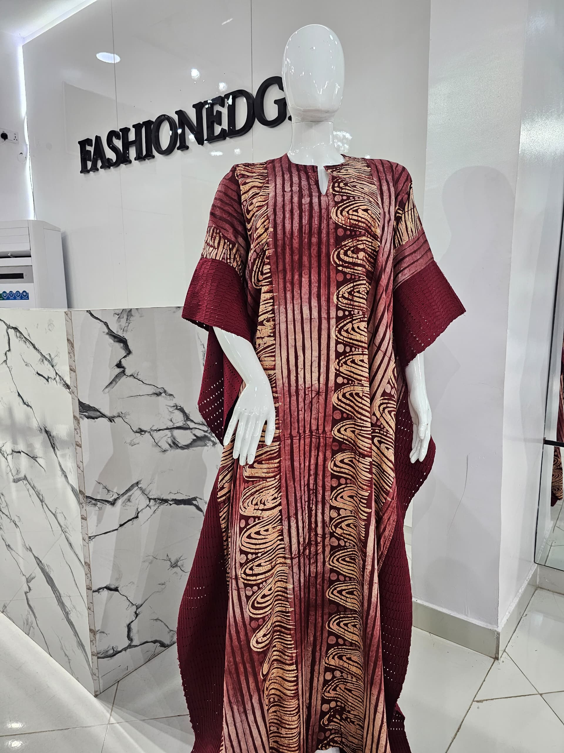 ROYAL BOUBOU